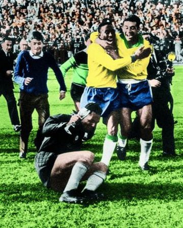 Brazil retained their title by beating Czechoslovakia 3-1 in Santiago de Chile four years later in a tournament that coined the phrase "Jogo Bonito".