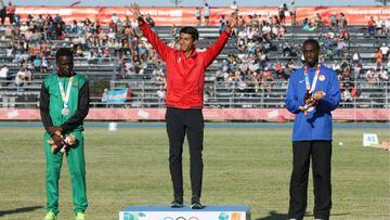 Mexicano gana el oro en 400 metros e izan al revés la bandera