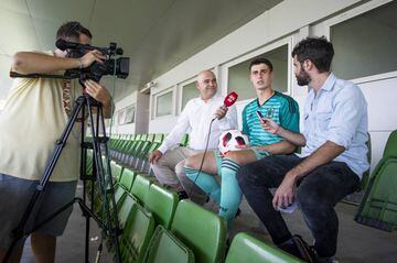 Kepa, durante la entrevista con Javier Matallanas (izquierda) y Sergio Santos (derecha).