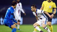 Lyon&#039;s  midfielder Mathieu Valbuena vies with Dinamo&#039;s defender Mario Situm during the UEFA Champions League Group H football match