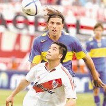 El 'Huaso' fue parte de River Plate en 2005 y 2006, aunque nunca pudo afianzarse entre los once titulares. Paulo Ferrari le ganó el puesto. En el período tampoco alzó algún trofeo.