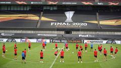 Sevilla&#039;s players attend a training session on the eve of the UEFA Europa League final football match Sevilla vs Inter Milan on August 20, 2020 in Cologne, western Germany. (Photo by Friedemann Vogel / various sources / AFP)