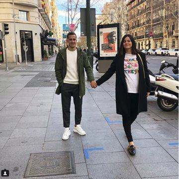 Esta imagen del instagram del jugador muestra a Lucas Vázquez y a su esposa Macarena ya en un estado muy avanzado de su embarazo