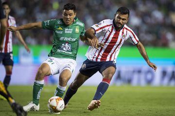 El jugador mexicano tuvo una larga espera para debutar en la Primera División, pues su oportunidad en el máximo circuito llegó hasta los 25 años, pero el día soñado llegó acompañado con dos goles, esto en el duelo frente a Lobos BUAP del Clausura 2018.