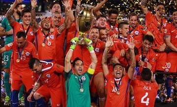 La edición conmemorativa de este torneo también se quedó en las manos de nuestro país el día 26 de junio de 2016 cuando, nuevamente en penales, Chile venció a Argentina coronándose como bicampeones del torneo.