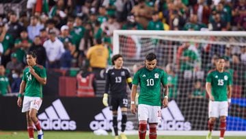 Jugadores de la Selección Mexicana después de la derrota en contra de Colombia.