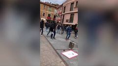 La pelea de barras bravas en pleno casco histórico de una ciudad española