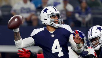 ARLINGTON, TEXAS - NOVEMBER 24: Dak Prescott #4 of the Dallas Cowboys throws a pass during the first half in the game against the New York Giants at AT&T Stadium on November 24, 2022 in Arlington, Texas. (Photo by Richard Rodriguez/Getty Images)