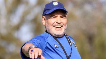 Maradona: "Quédense en sus casas y cuídense mucho"