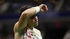 El tenista español Carlos Alcaraz reacciona durante su partido ante Daniil Medvedev en el US Open 2023.
