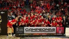 Las jugadoras del Casademont Zaragoza celebran la Copa de la Reina conquistada en el Príncipe Felipe.