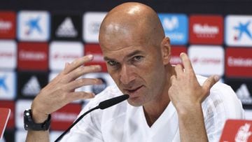 Zidane dice adi&oacute;s a 17 internacionales durante el Virus FIFA