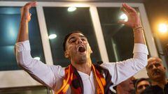 Colombian striker Radamel Falcao (C) reacts as he arrive at Ataturk Airport in Istanbul on September 1, 2019, after French L1 AS Monaco allowed the 33-year-old to travel to Istanbul to conclude his transfer to the Turkish club. 