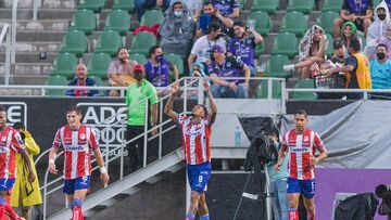 Jugadores del Atlético de San Luis festeja un gol en contra de Mazatlán.