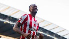 MANCHESTER, ENGLAND - NOVEMBER 12: Ivan Toney of Brentford celebrates after scoring their second goal to make the score 1-2 during the Premier League match between Manchester City and Brentford FC at Etihad Stadium on November 12, 2022 in Manchester, United Kingdom. (Photo by Daniel Chesterton/Offside/Offside via Getty Images)