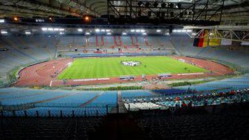 AS Roma's Stadio Olímpico was empty apart from a select group of journalist's and VIP^'s after UEFA ordered a stadium closure.  Spectators were banned from the Olympic stadium due to UEFA sanctions imposed upon the Italian side after referee Anders Frisk 