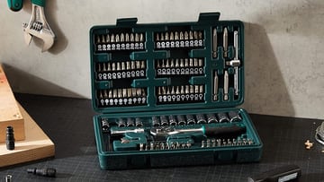 Caja de herramientas completa con llaves de vaso y puntas de destornillador Mannesmann M29166 en Amazon