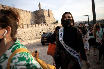 Las participantes han paseado por las calles de Jerusalén con la vista puesta en el próximo 13 de diciembre cuando se conocerá la ganadora.