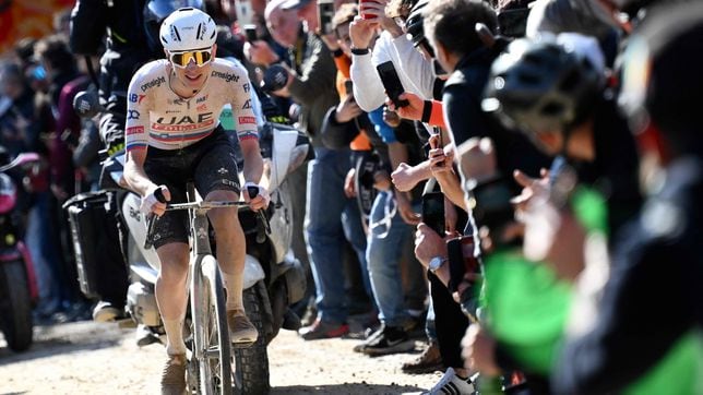 Sobrada de Pogacar: 80 km en solitario para ganar su segunda Strade Bianche