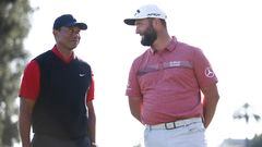 Jon Rahm y Tiger Woods, durante el Genesis Invitational de 2023