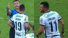 El veterano futbolista de Corinthians volvi&oacute; del descanso con la camiseta de Gustavo y cuando el colegiado se percato le mostr&oacute; la tarjeta amarilla.
