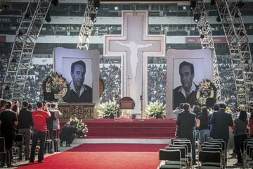 El 30 de noviembre de 2014 se llevó a cabo el homenaje póstumo a Chespirito, en el Coloso de Santa Úrsula, miles de personas de todas generaciones se reunieron en el Estadio para dar el último adiós al Artista mexicano Roberto Gómez Bolaños.