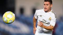 MADRID, SPAIN - OCTOBER 12: Fran Garcia of Real Madrid B runs with the ball during the second division B between Real Madrid B and Pontevedra at Estadio de Alfredo Di Stefano on October 12, 2019 in Madrid, Spain. (Photo by Quality Sport Images/Getty Images)