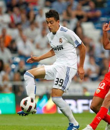 Real Madrid purchased the striker from Celta on August 31,2009 for a fee of 1.5 million euro. He returned to the capital and played with Castilla for one season. His carrera has taken him to Germany and England where he currently plays for Newcastle Unite