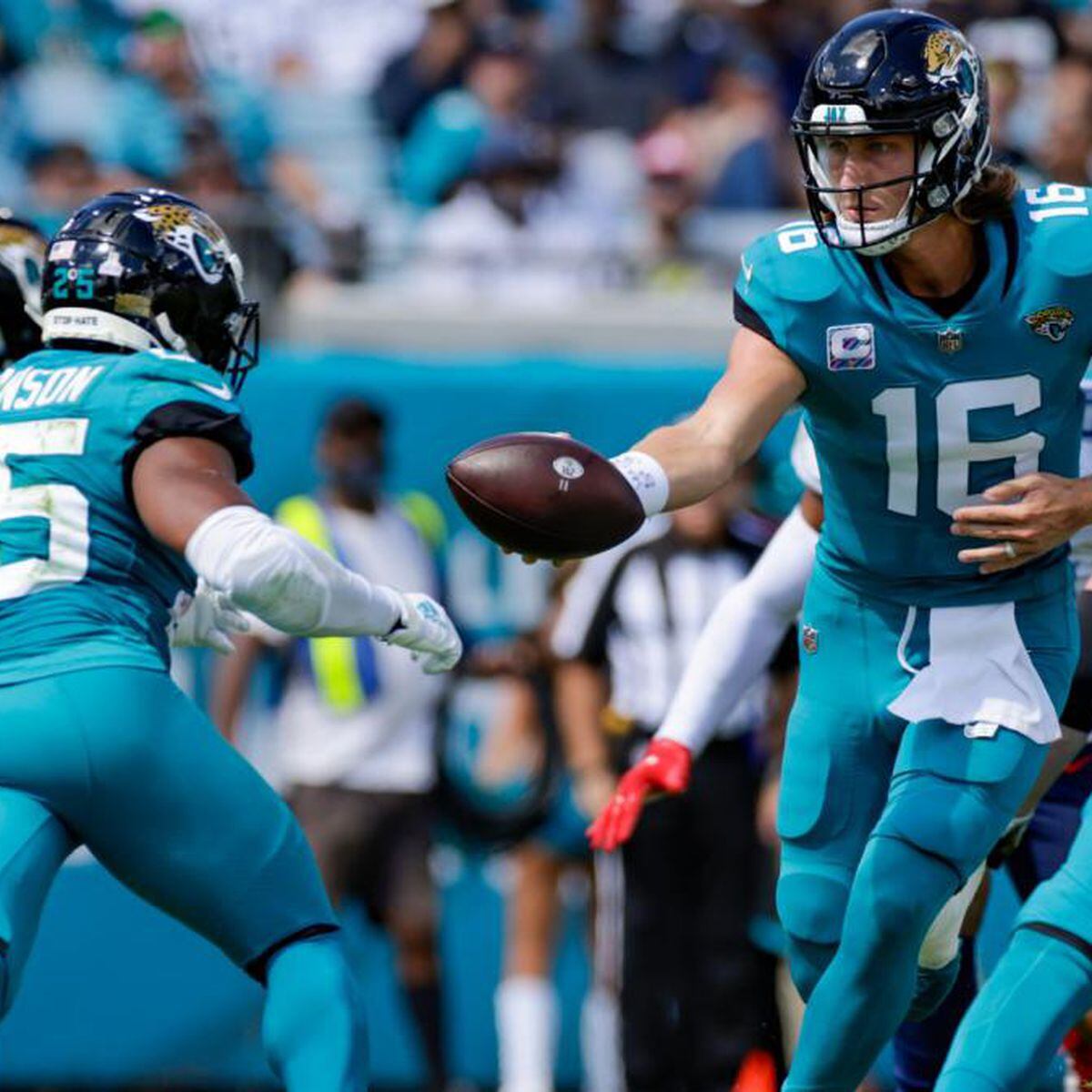 Jaguars snap 20-game losing streak with win over Dolphins