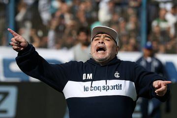 The Argentinean legend returns to his homeland as the new coach of Gimnasia La Plata and the fans were out in force at the Estadio Juan Carmelo Zerillo.