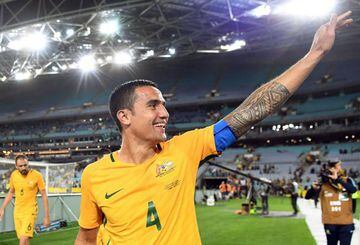 Australia's Tim Cahill waves to the fans after Australia defeated Syria in their 2018 World Cup football qualifyier.