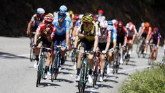 El pelot&oacute;n durante la etapa 15 de la Vuelta.