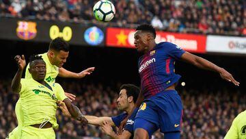 Yerry Mina por poco marca de cabeza en el empate 0-0 del Barcelona ante el Getafe.