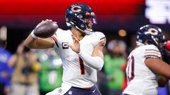 ATLANTA, GEORGIA - NOVEMBER 20: Justin Fields #1 of the Chicago Bears looks to pass against the Atlanta Falcons during the third quarter at Mercedes-Benz Stadium on November 20, 2022 in Atlanta, Georgia.   Todd Kirkland/Getty Images/AFP (Photo by Todd Kirkland / GETTY IMAGES NORTH AMERICA / Getty Images via AFP)