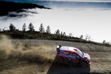 Talcahuano (Chile), 11/05/2019.- Andreas Mikkelsen of Norway drives his Hyundai i20 Coupe WRC, RC1 during day 2 of the Rally Chile 2019, in Talcahuano, Concepcion, Chile, 11 May 2019 (issued 12 May 2019). (Noruega) EFE/EPA/REPORTER IMAGES