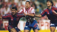 El actual entrenador del Atlético de Madrid también pasó por sus filas como jugador, concretamente entre 1992 y 1997. Fue una pieza clave del Atleti que conquistó el doblete en 1996 y se convirtió en uno de los ídolos y capitanes del club. Su gol en la última jornada contra el Albacete sirvió para encarrilar el título. En la temporada 2003/2004 regresó al Atleti y estuvo en el equipo hasta 2005.