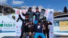 El equipo júnior de snowboard cross, con Álvaro Romero al frente.