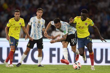 La Selección perdió 1-0 ante Argentina y quedó lejos de los puestos de clasificación a Qatar. Con dos fechas por jugar, ocupa la séptima casilla de la tabla.
