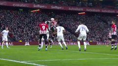 La posible mano de Nacho en un remate de Ra&uacute;l Garc&iacute;a en el &aacute;rea durante el Athletic-Real Madrid de cuartos de final de la Copa del Rey.