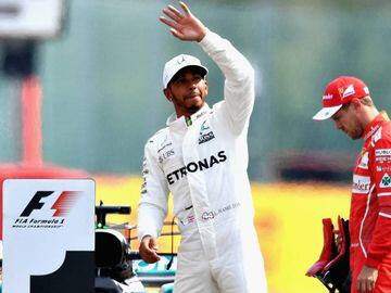 SPA, BELGIUM - AUGUST 26: Lewis Hamilton of Great Britain and Mercedes GP waves to the crowd after qualifying on pole position during qualifying for the Formula One Grand Prix of Belgium at Circuit de Spa-Francorchamps on August 26, 2017 in Spa, Belgium.  (Photo by Dan Mullan/Getty Images)