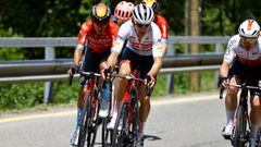 El ciclista neerland&eacute;s del Trek-Segafredo Bauke Mollema rueda en fuga durante la duod&eacute;cima etapa del Giro de Italia.
