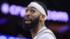 PHILADELPHIA, PENNSYLVANIA - DECEMBER 09: Anthony Davis #3 of the Los Angeles Lakers reacts during the fourth quarter against the Philadelphia 76ers at Wells Fargo Center on December 09, 2022 in Philadelphia, Pennsylvania. NOTE TO USER: User expressly acknowledges and agrees that, by downloading and or using this photograph, User is consenting to the terms and conditions of the Getty Images License Agreement.   Tim Nwachukwu/Getty Images/AFP (Photo by Tim Nwachukwu / GETTY IMAGES NORTH AMERICA / Getty Images via AFP)