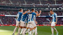 Los jugadores del Espanyol celebran el gol de Darder al Atlético.