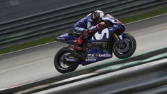 El piloto espa&ntilde;ol de MotoGP Maverick Vi&ntilde;ales, Movistar Yamaha, participa en los test de pretemporada en el circuito internacional de Sepang.