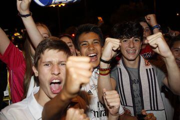 Los aficionados del Real Madrid celebraron título en La Cibeles.