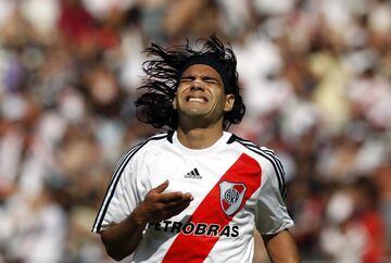 Falcao joined River in 2001 and scored 45 times in 111 games over five seasons for the senior side. In 2009, he was sold to Porto for just under 4 million euros.