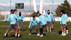 Casemiro, Varane, Militao, Hazard, Odegaard, Benzema y Marcelo en el &uacute;ltimo entrenamiento del Real Madrid previo al partido de dieciseisavos de la Copa del Rey contra el Alcoyano.