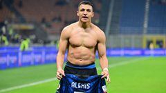Alexis ataca tras su gol: "Soy un campeón y no me dejan jugar"