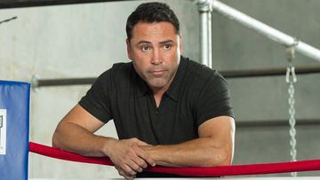 Speaking to FightHype.com, Oscar de la Hoya spoke of his admiration for rival Floyd Mayweather and said he’d be open to going into business with him.