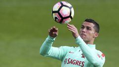 Cristiano Ronaldo entrenando en Oeiras (Portugal).